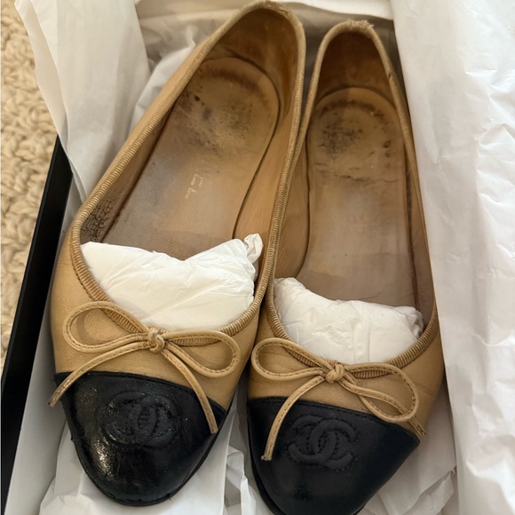 CHANEL Shoes - CHANEL ballerina flats black and beige